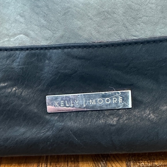 Kelly Moore Black and Gray Duffel camera Bag - Picture 3 of 8